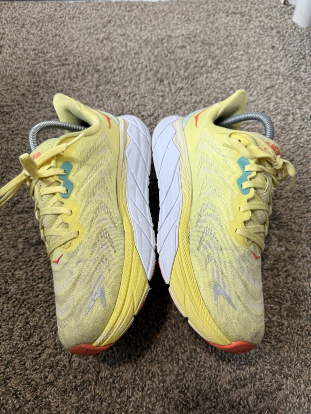 Hoka One One arahi 6 Yellow Running Shoes - Picture 3 of 7